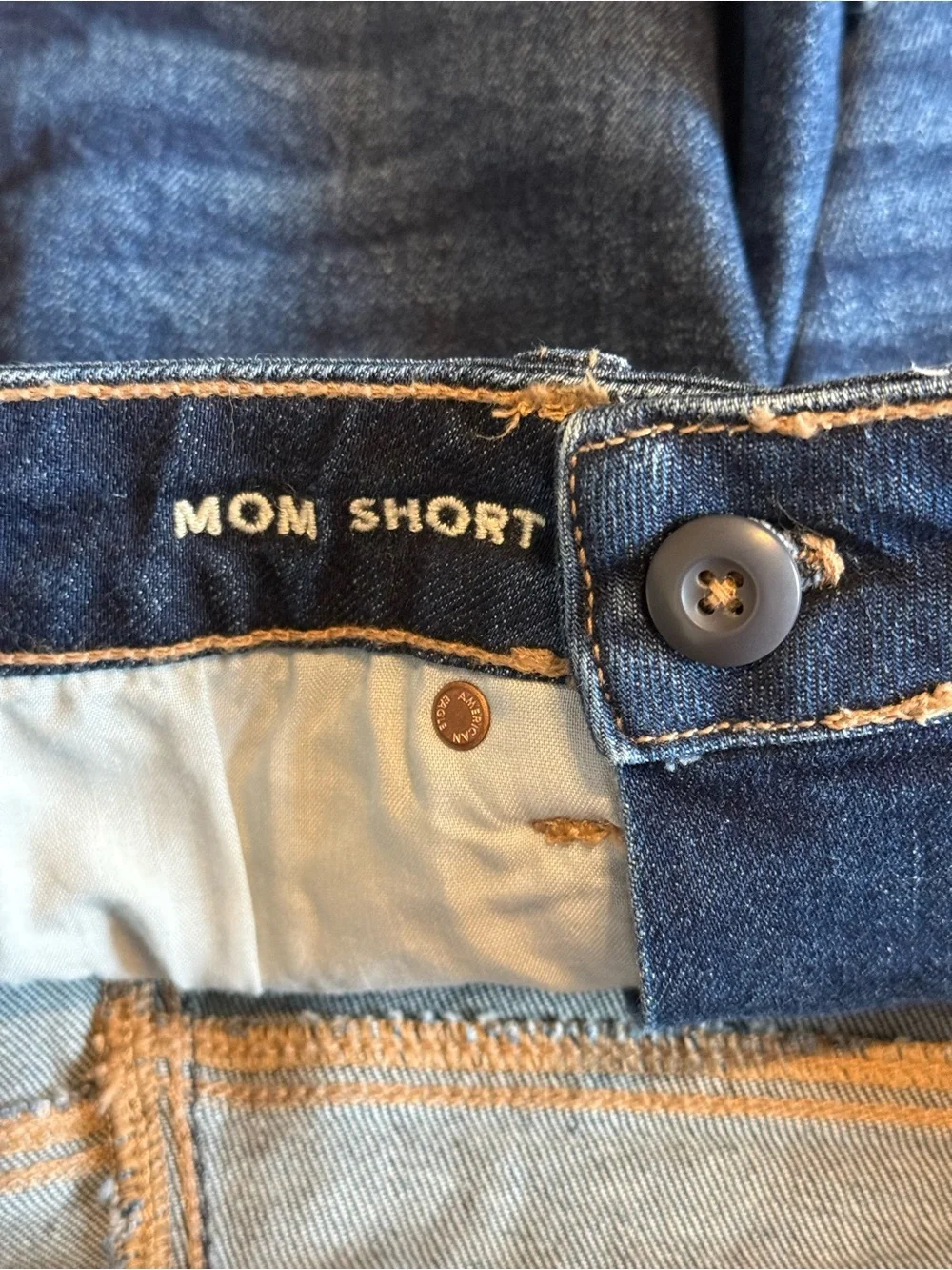 American Eagle Mom Denim Shorts Dark Wash Size 2 High Rise Cuffed Stretch